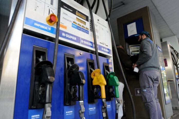 Surtidores-combustibles-1024x681-1