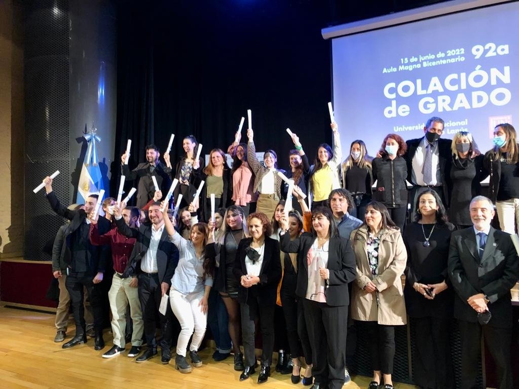 Primera colación de grado presencial tras el inicio de la pandemia: 120 graduados de la UNLa recibieron sus títulos