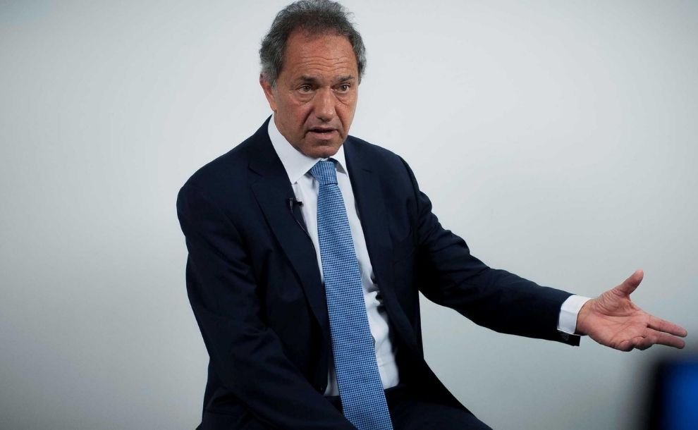 Fernández reemplaza a Kulfas por Scioli