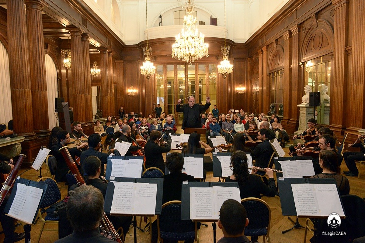 La Orquesta Académica de la UNLa brindará un concierto gratuito en la Facultad de Derecho de la UBA con obras esenciales de Gustav Mahler