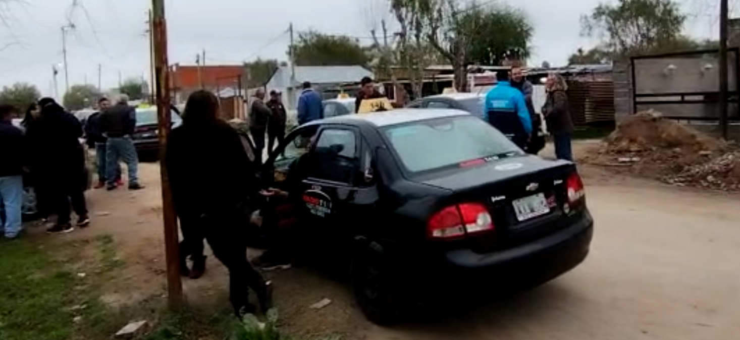 No quiso pagar el viaje: un taxista de Berisso fue asesinado por un pasajero con el que se peleó a piñas