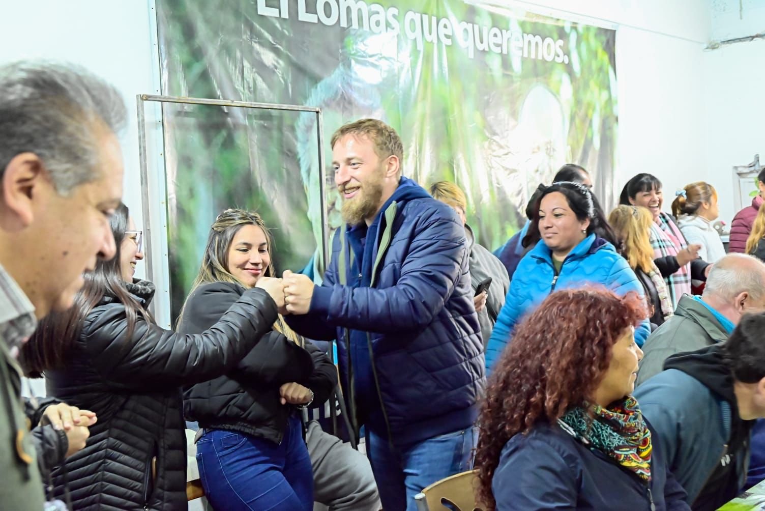 Otermín con los vecinos de Santa Catalina