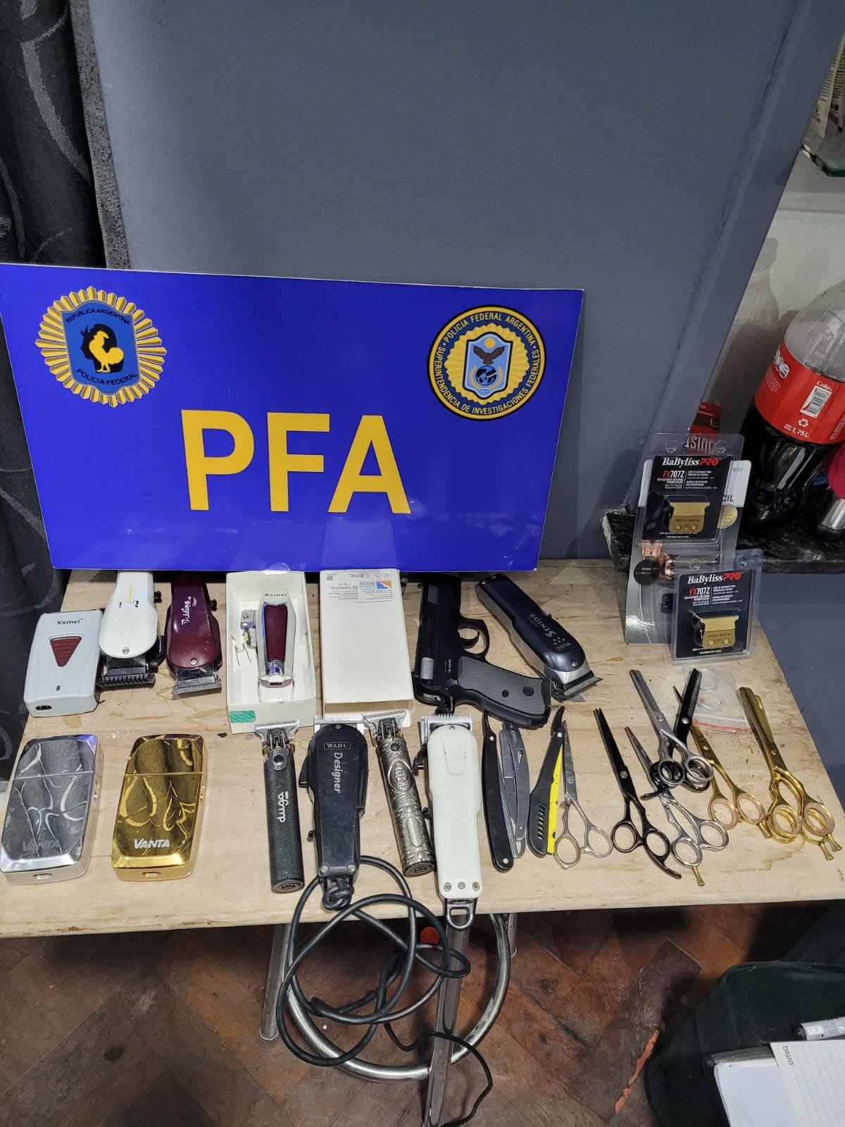 Dan con «La Banda del Peluquero»: una organización criminal dedicada al robo de peluquerías