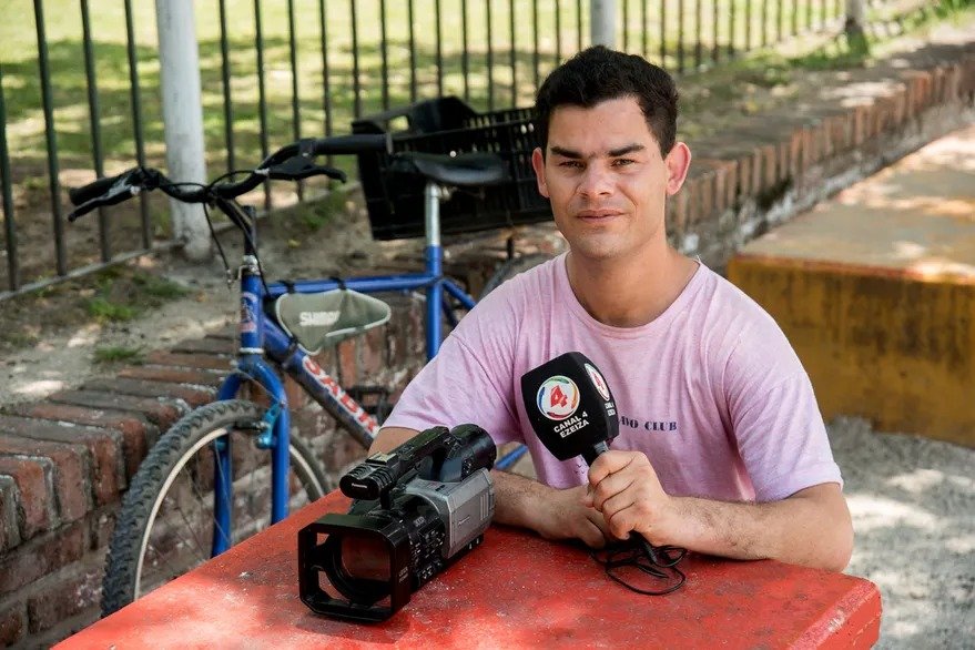 Periodismo desde el pueblo y para el pueblo: Damián Celiz, el vecino de Ezeiza que creó su propio medio de comunicación