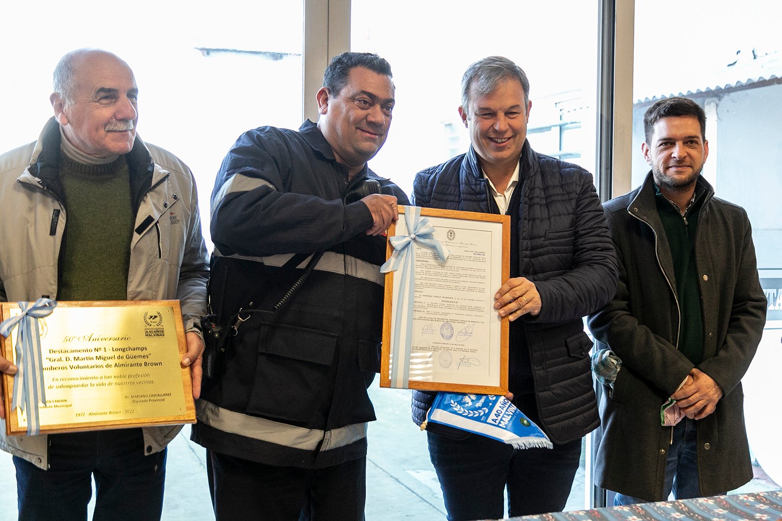 CASCALLARES Y FABIANI PARTICIPARON DE EMOTIVO HOMENAJE A LOS BOMBEROS VOLUNTARIOS