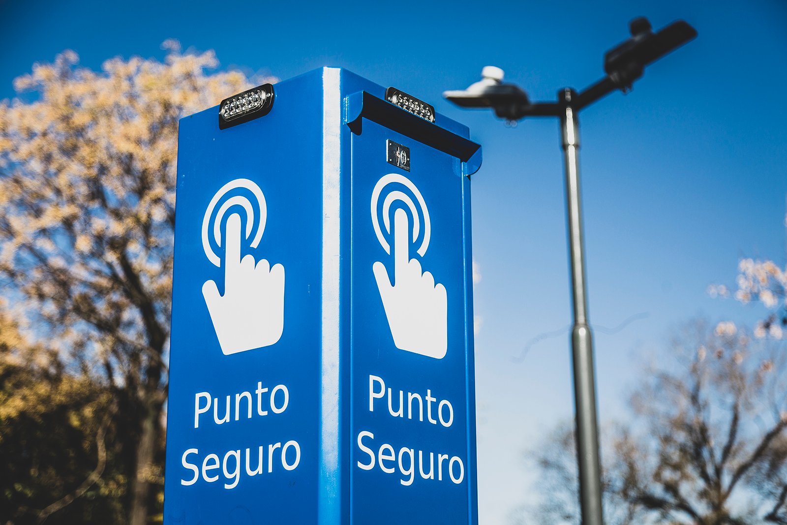 En Almirante Brown avanzan con la instalación de más «Puntos Seguros» en espacios públicos