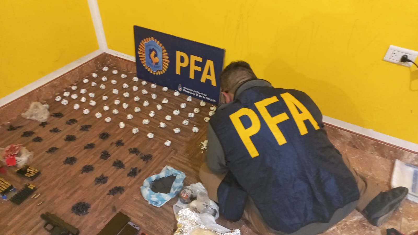 Allanamientos en Lomas de Zamora, Villa Celina y Flores: detienen a una banda dedicada al narcomenudeo