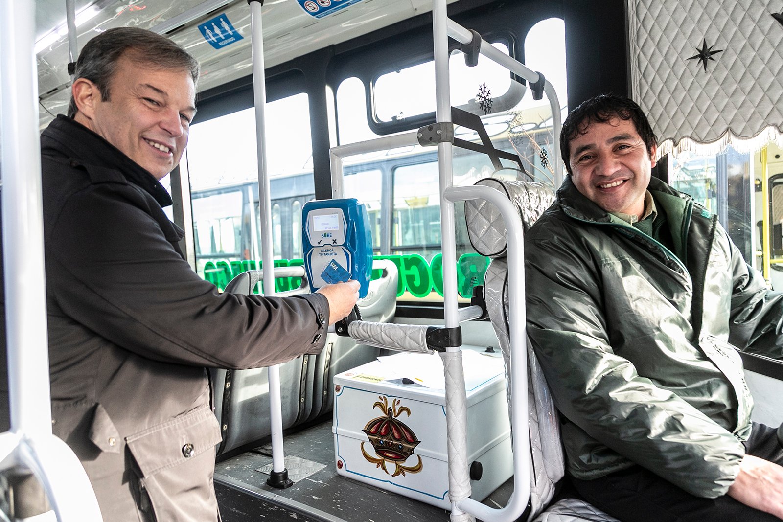 Cascallares y Fabiani presentaron unidades cero kilómetros para las líneas locales de colectivos