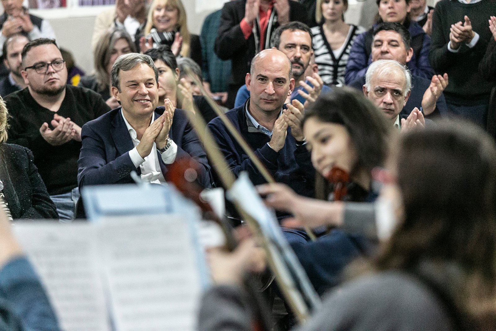 Cascallares y Fabiani presentaron la orquesta escuela del club «Villa Calzada»
