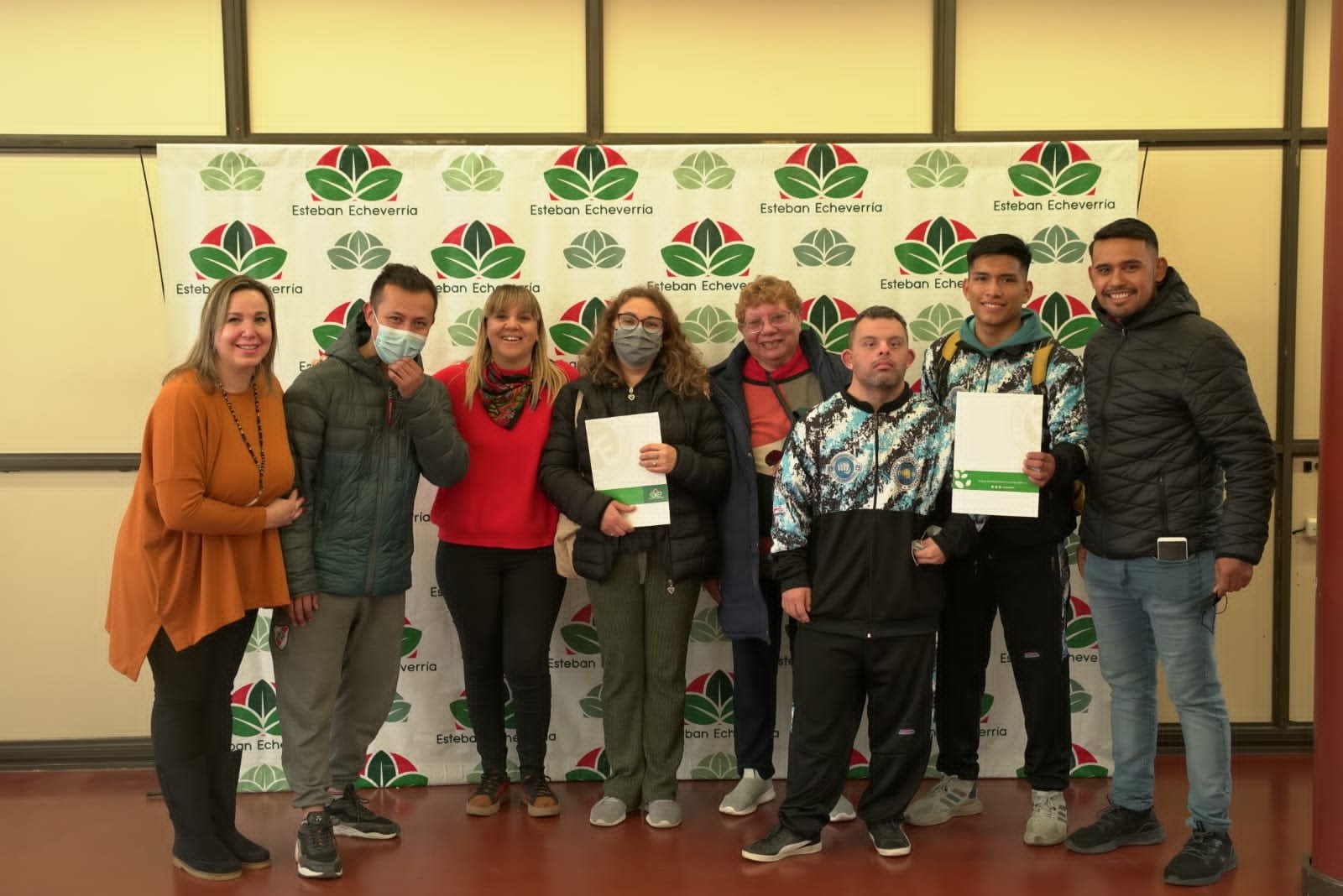 El Municipio de Echeverría entregó subsidios a deportistas que competirán en el Mundial de Taekwondo