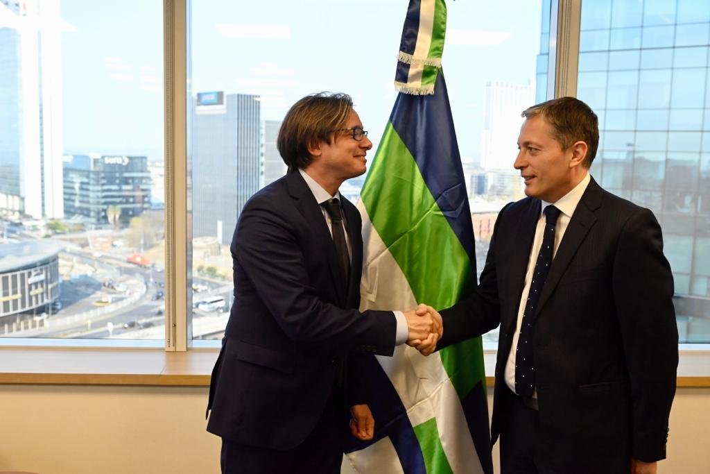 Fernando Gray mantuvo un encuentro con autoridades del Banco de Desarrollo de América Latina