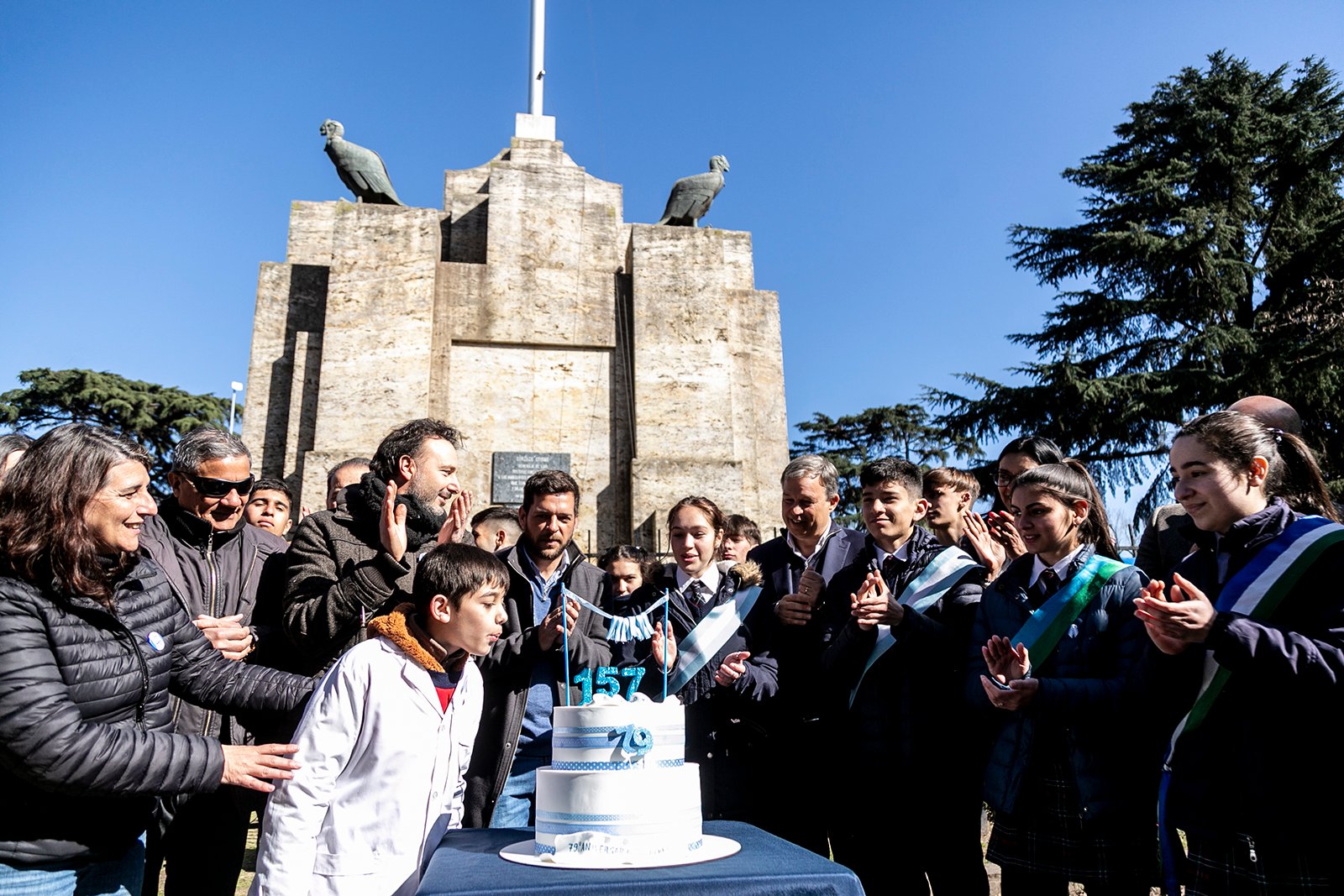 Emotivo homenaje del Pueblo y las Instituciones de Burzaco en su 157° aniversario