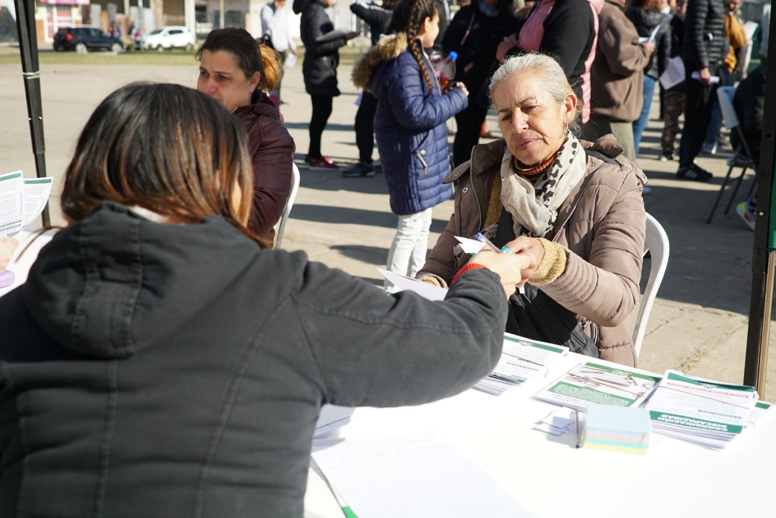 Continúa «Esteban Echeverría Presente» y el operativo de documentación en 9 de Abril