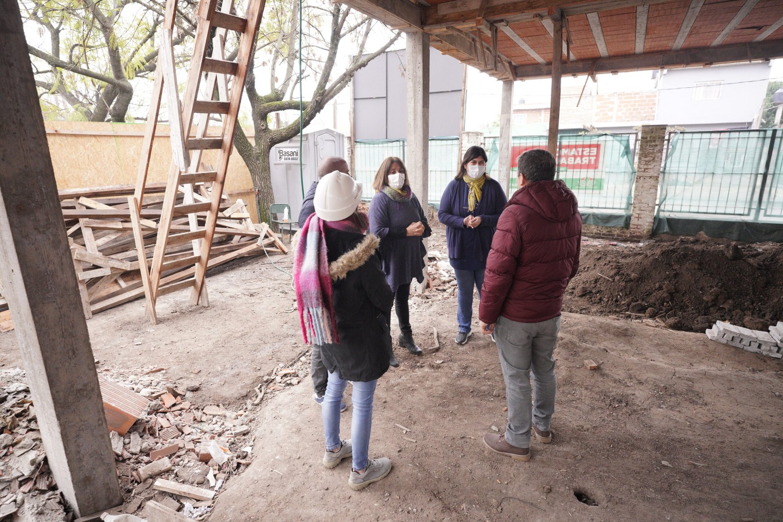 Fernando Gray recorrió la obra de ampliación de la Secundaria N°63 de Monte Grande Sur