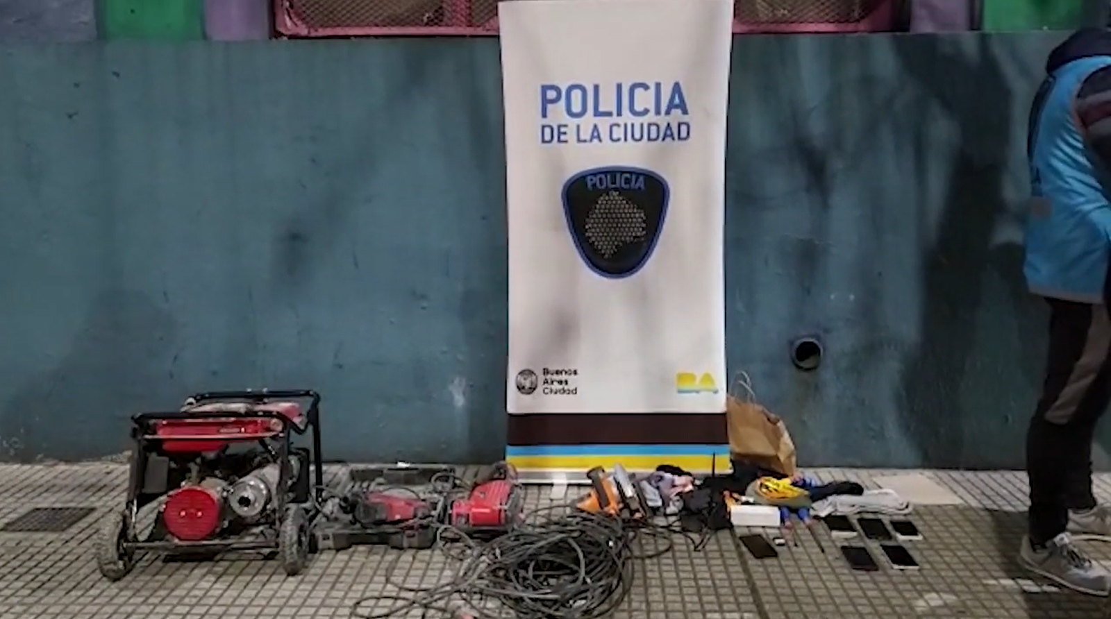 Capturan a cuatro delincuentes autores de millonario robo de relojes en un shopping