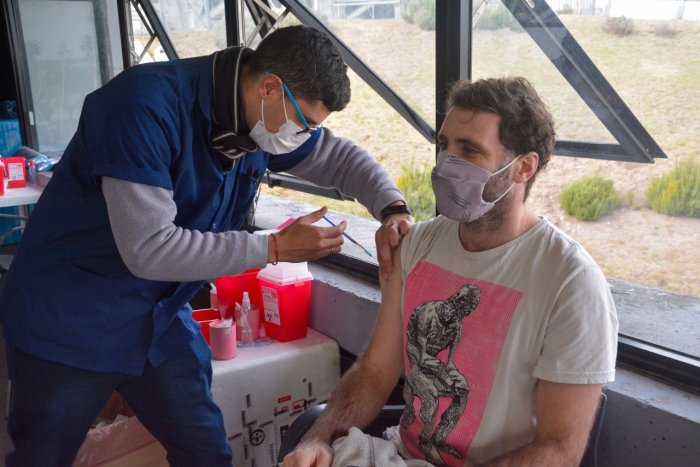 Casi el 90% de los bonaerenses completó la vacunación inicial contra el covid