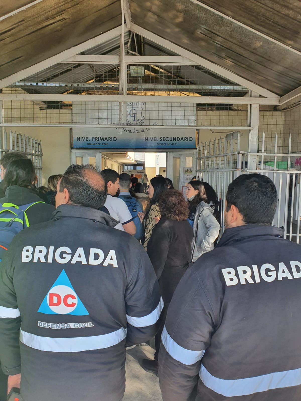 Lanús: evacuaron colegio por amenaza de bomba