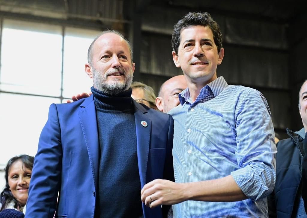 Insaurralde y Wado en Lomas: Entregaron tablets del plan Conectar Igualdad