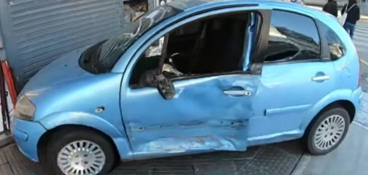 Detienen a chofer del colectivo que chocó a un auto en Belgrano: dio positivo de varias drogas