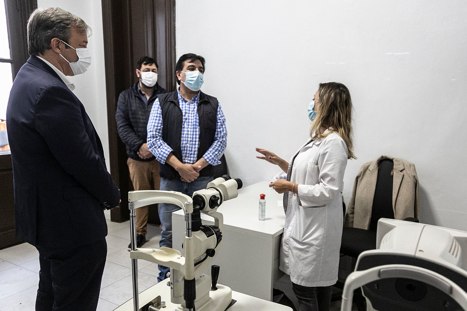 Cascallares recorrió el Hospital Burgwardt donde se realizan testeos del programa «Niños a la Vista»
