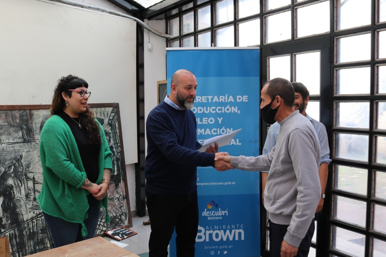 El Municipio acompaña a los emprendedores independientes de Brown