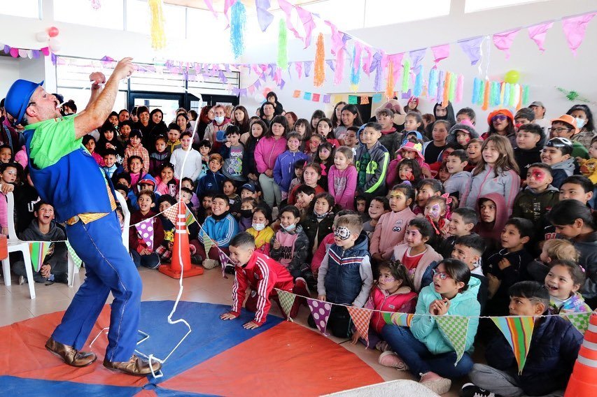 Miles de chicos en la Caravana de la Niñez que desembarca en Ministro Rivadavia y Adrogué