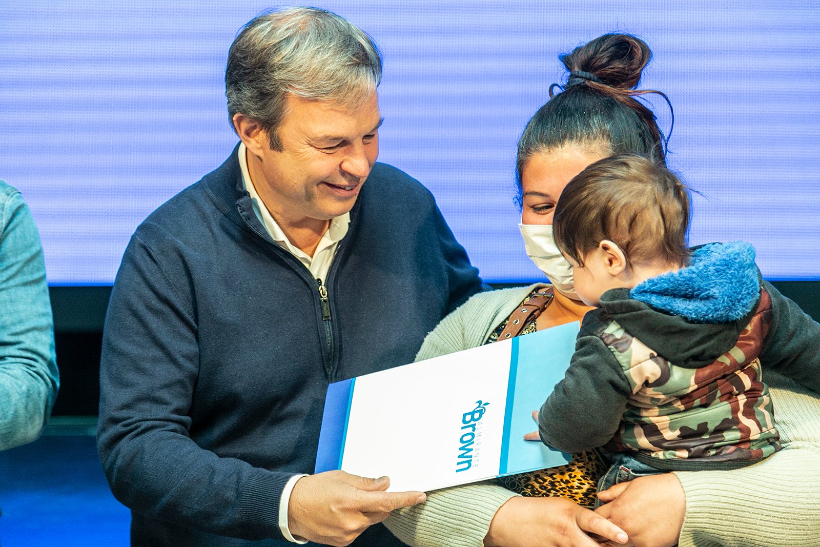 El Municipio de Brown acompaña a los vecinos a concretar mejoras habitacionales