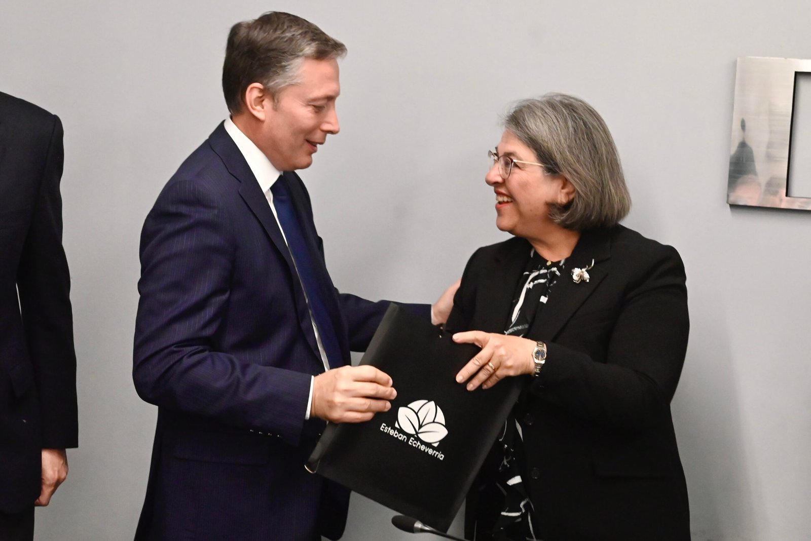 Fernando Gray se reunió con el presidente de la SAIA y con la alcaldesa de Miami