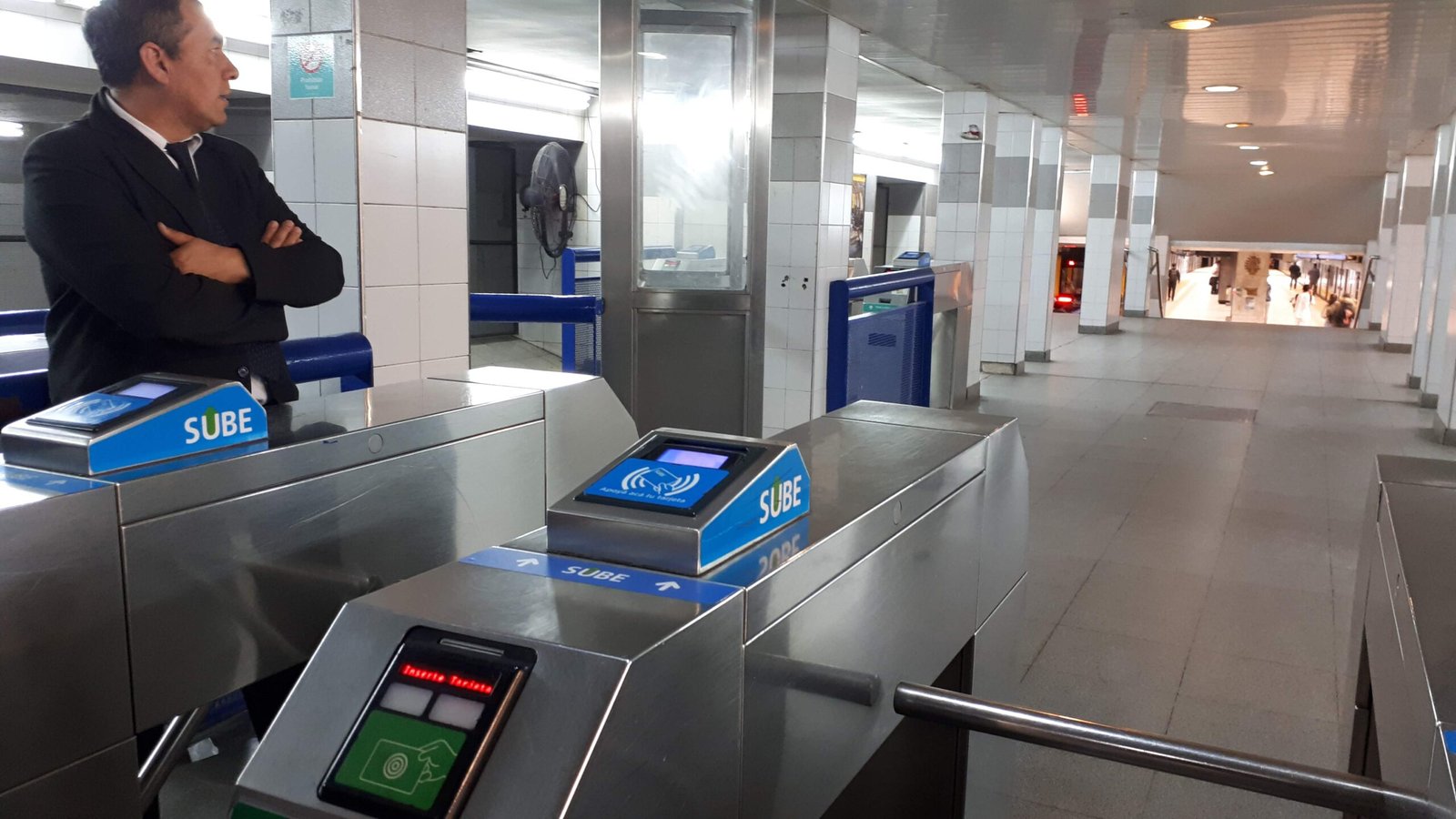 Anuncian que al mediodía el Subte línea B paralizaría su servicio