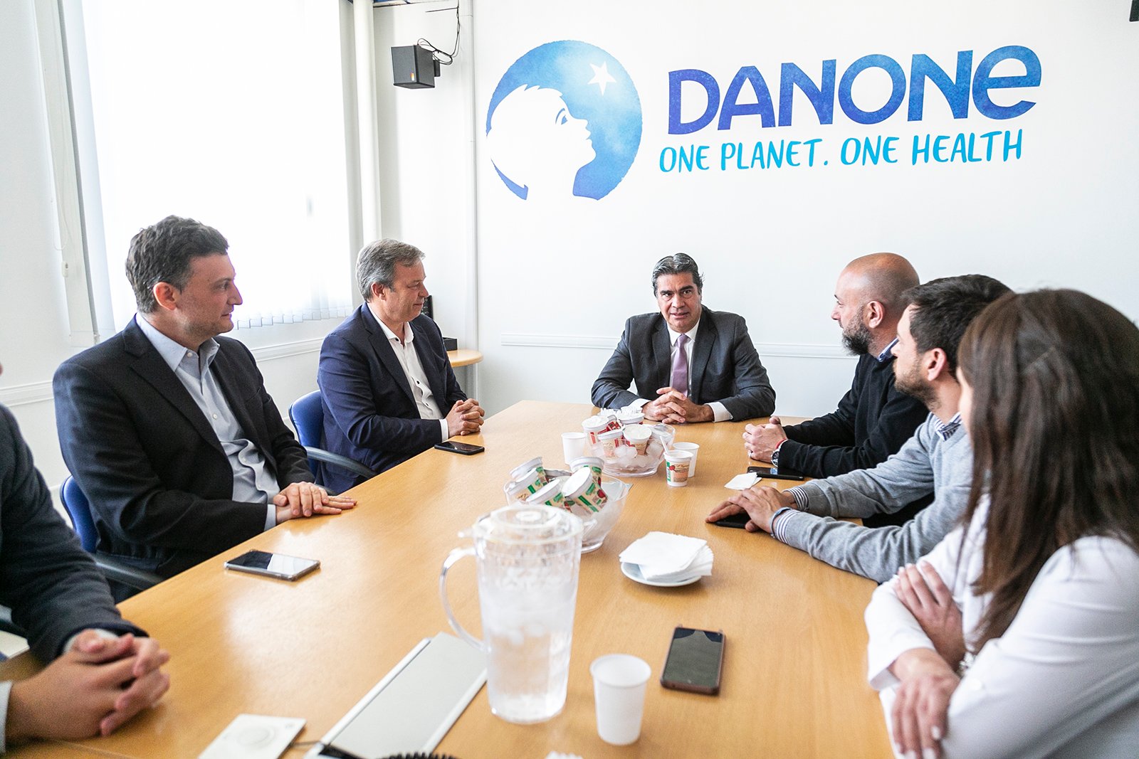 En el lanzamiento de un nuevo producto, Capitanich, Cascallares y Fabiani visitaron empresa láctea de Longchamps