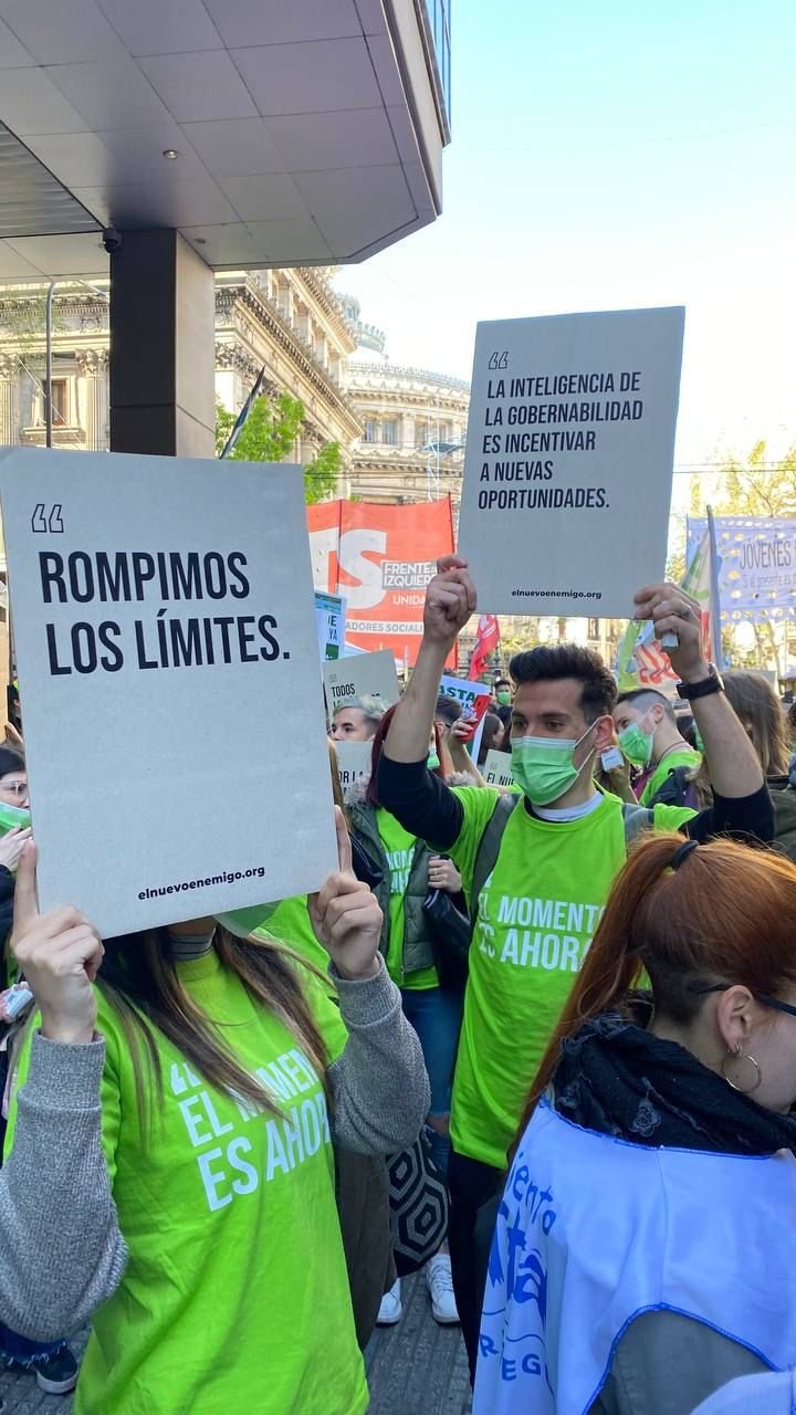 Con carteles, máscaras y disfraces, ambientalistas piden en Congreso por la ley de humedales