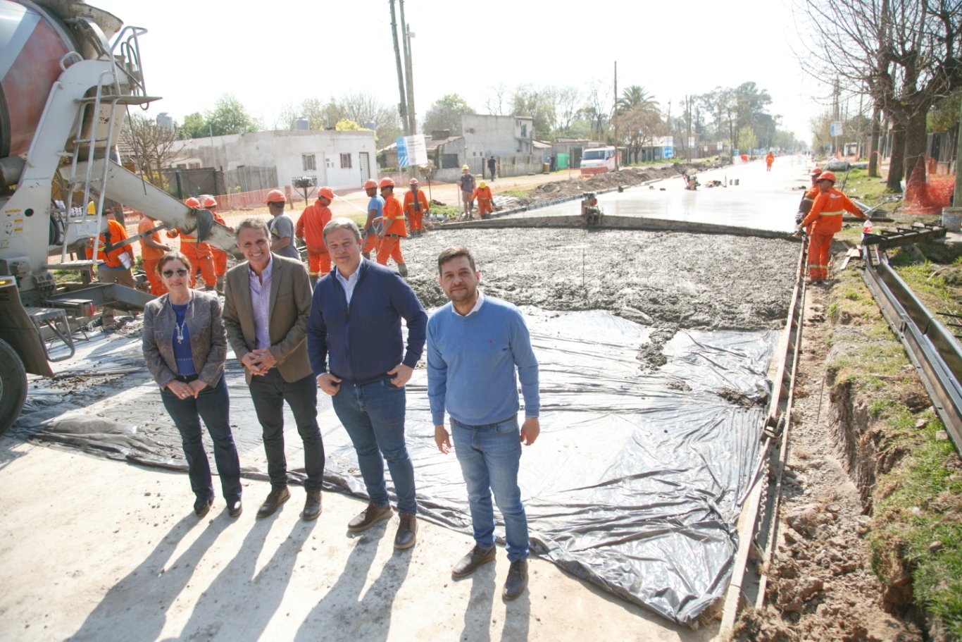 Katopodis, Cascallares, Fabiani y Cantero recorrieron la histórica pavimentación de la Avenida Capitán Olivera