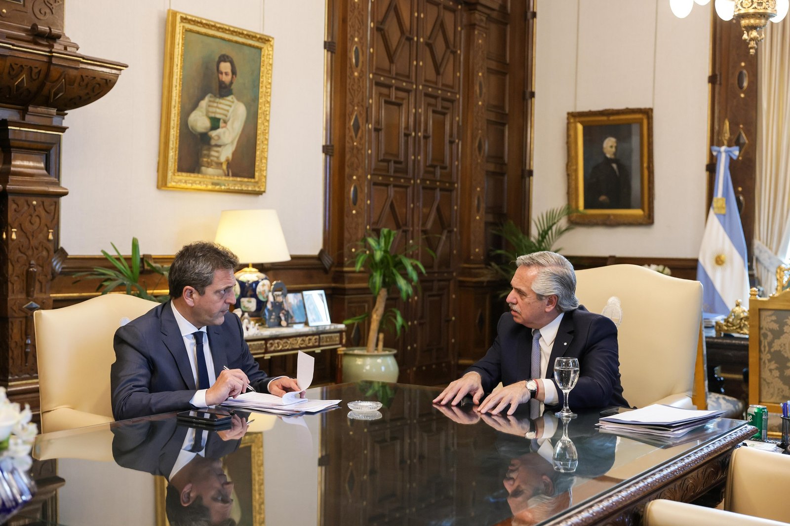 El Presidente definió con el ministro de Economía los alcances del plan de financiación para la compra de electrodomésticos