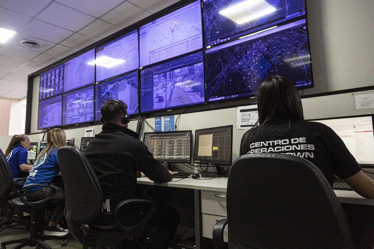 Brown suma herramientas para prevenir el delito con 1600 cámaras de monitoreo