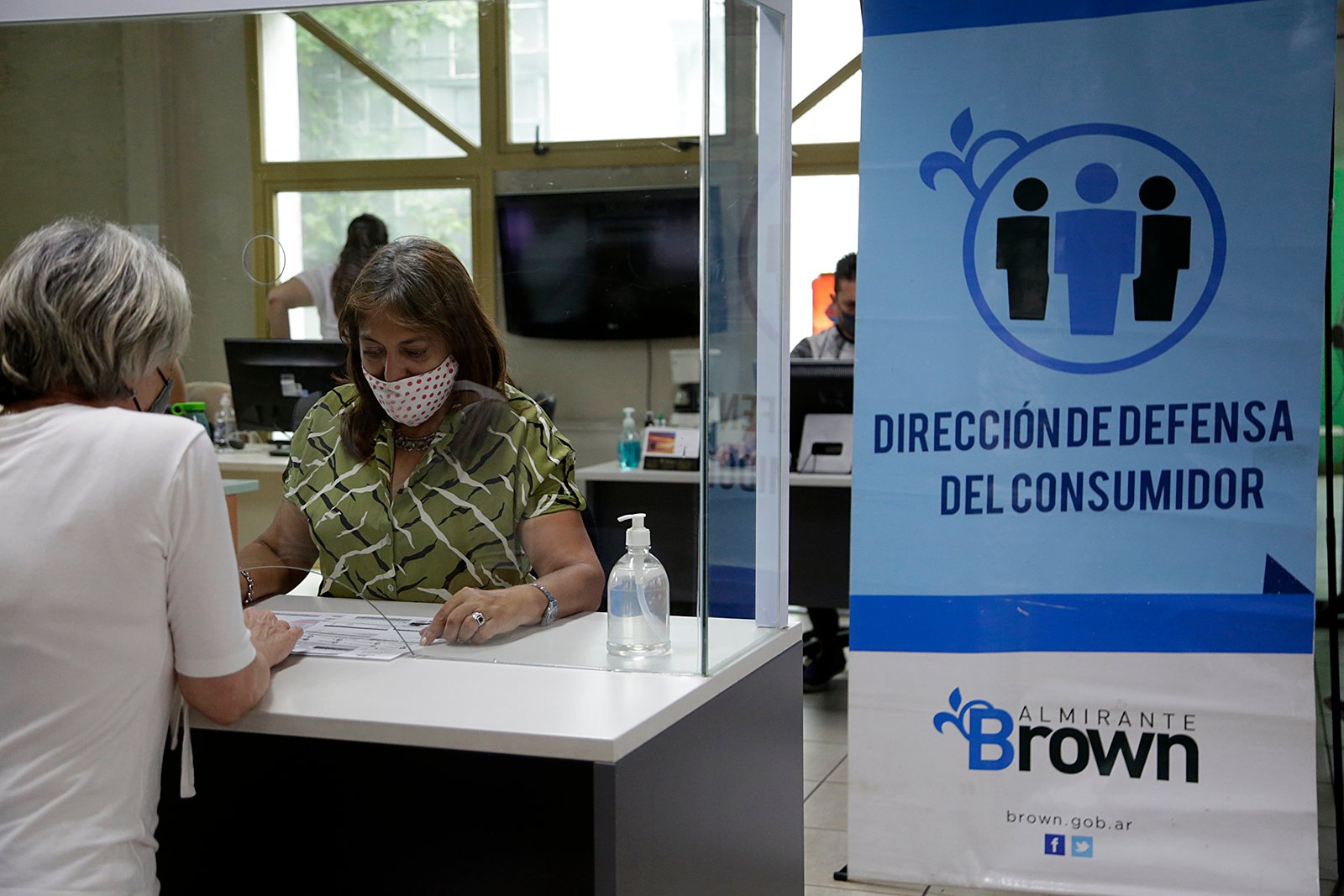 El Municipio asesora en las delegaciones sobre trámites vinculados con subsidios de luz y gas