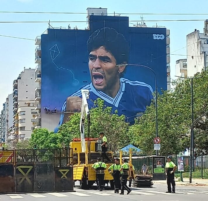 Inauguran el mural más grande del mundo en homenaje a Diego Maradona