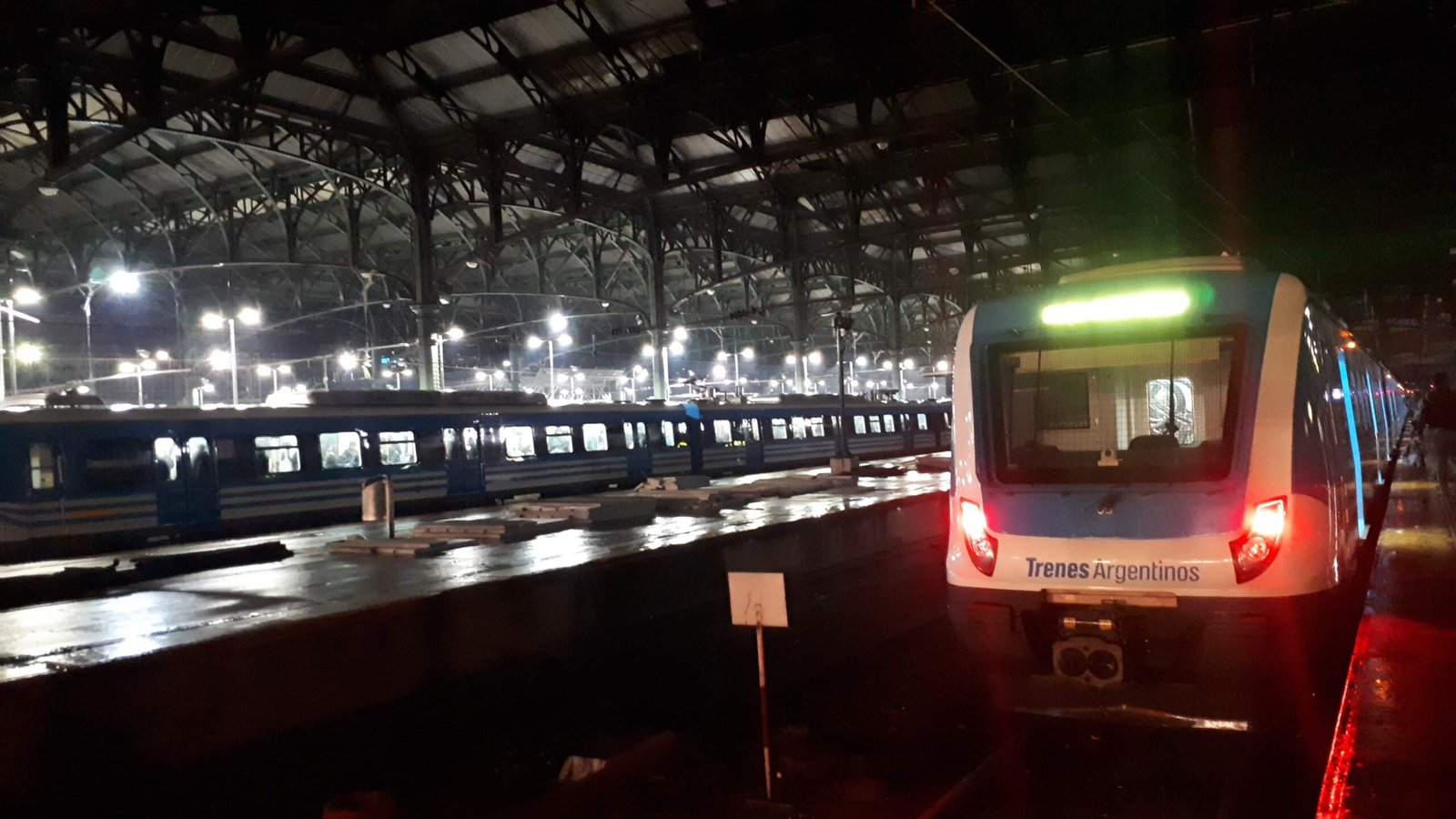 Al momento, sigue en pie el paro de transporte: la Fraternidad desobedece al Gobierno y no habrá trenes desde esta medianoche