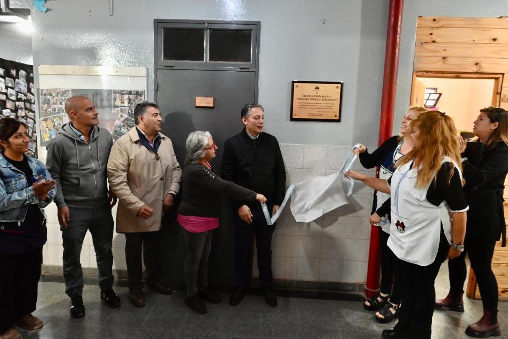 Fernando Gray participó de los festejos por el 25° aniversario de la Primaria N°4 de Monte Grande Sur