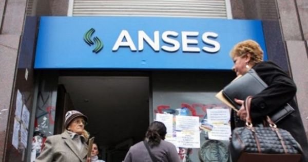 Oficializan bono de $10.000 para jubilados y pensionados