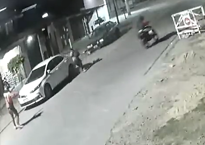 Villa Centenario: efectivo abatió a un motochorro que quiso asaltarlo