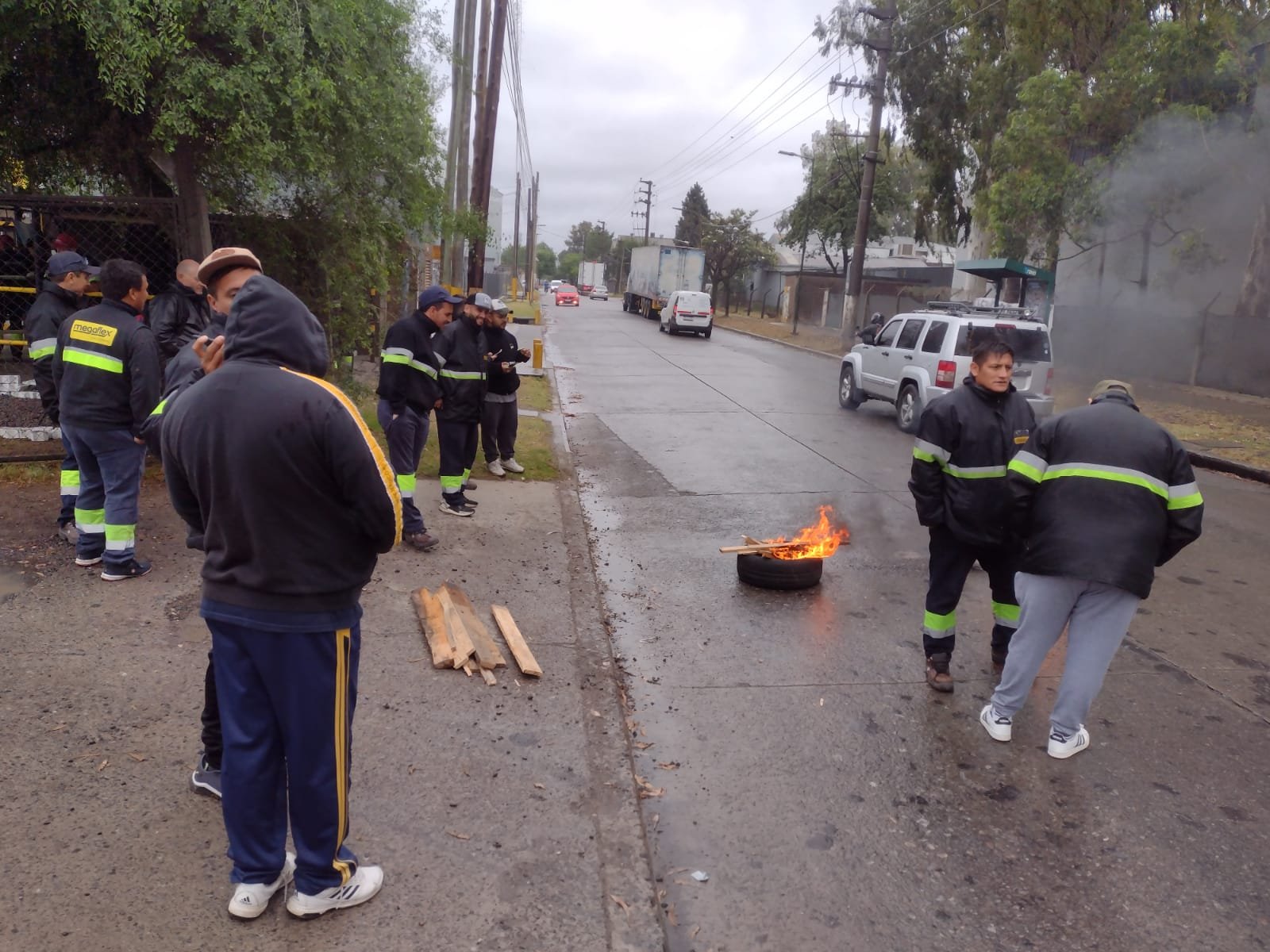 Despidos en Burzaco: trabajadores de empresa de productos aislantes temen por el futuro laboral