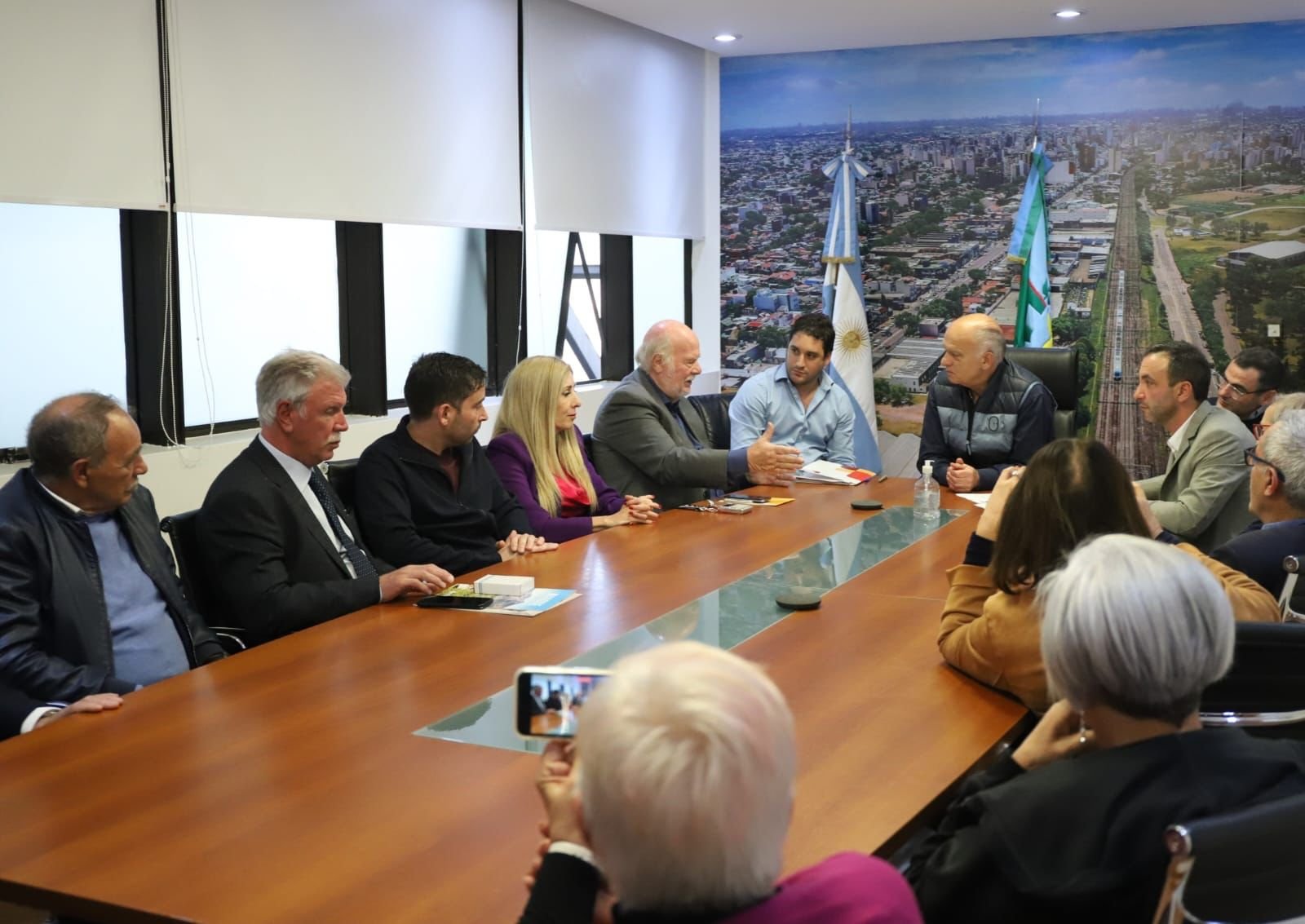 Con eje en la educación en oficios, Grindetti recibió a una delegación de alcaldes y diputados del sur de Italia