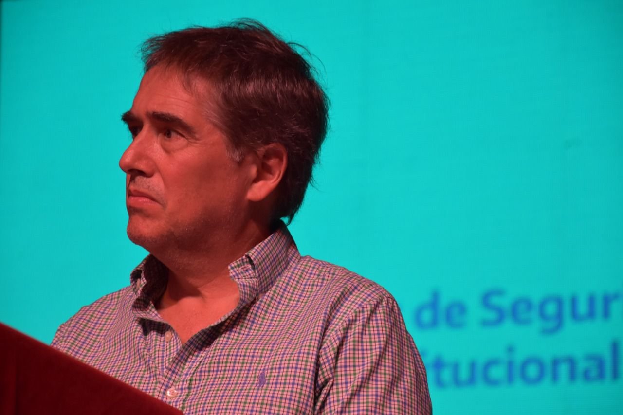 Lorenzino: “La transformación de la policía tiene que ser un tema prioritario”