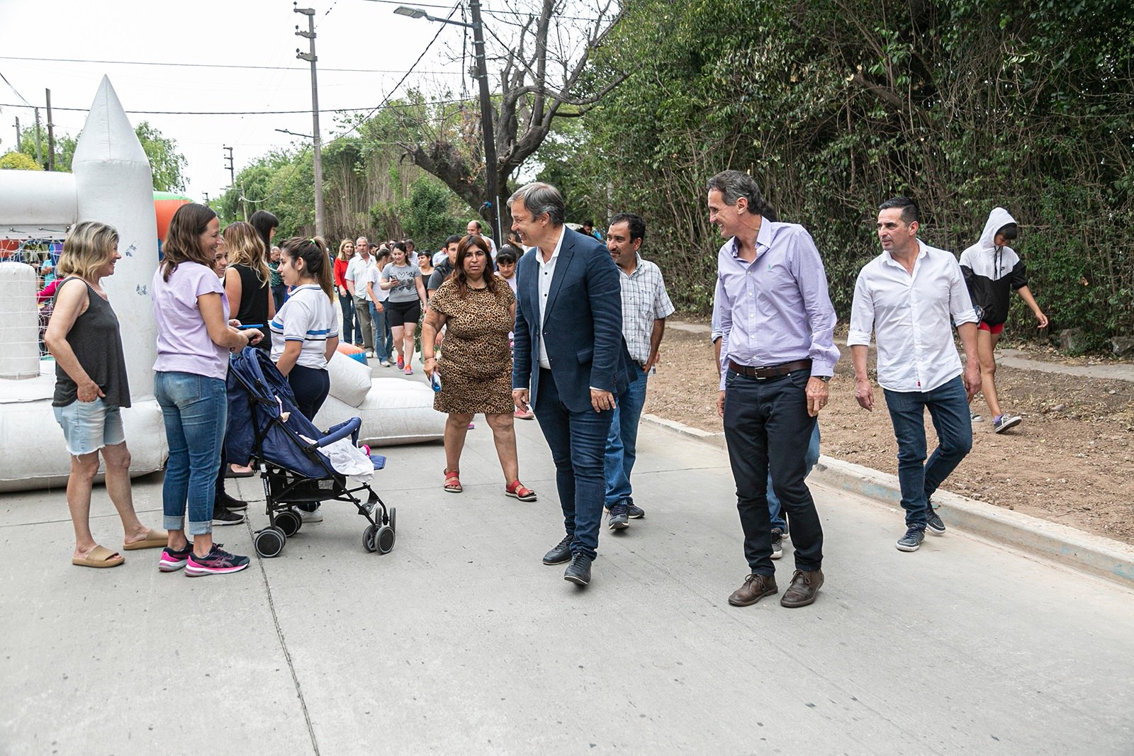Katopodis, Cascallares y Fabiani inauguraron una obra de pavimento y recorrieron El Estado en Tu Barrio
