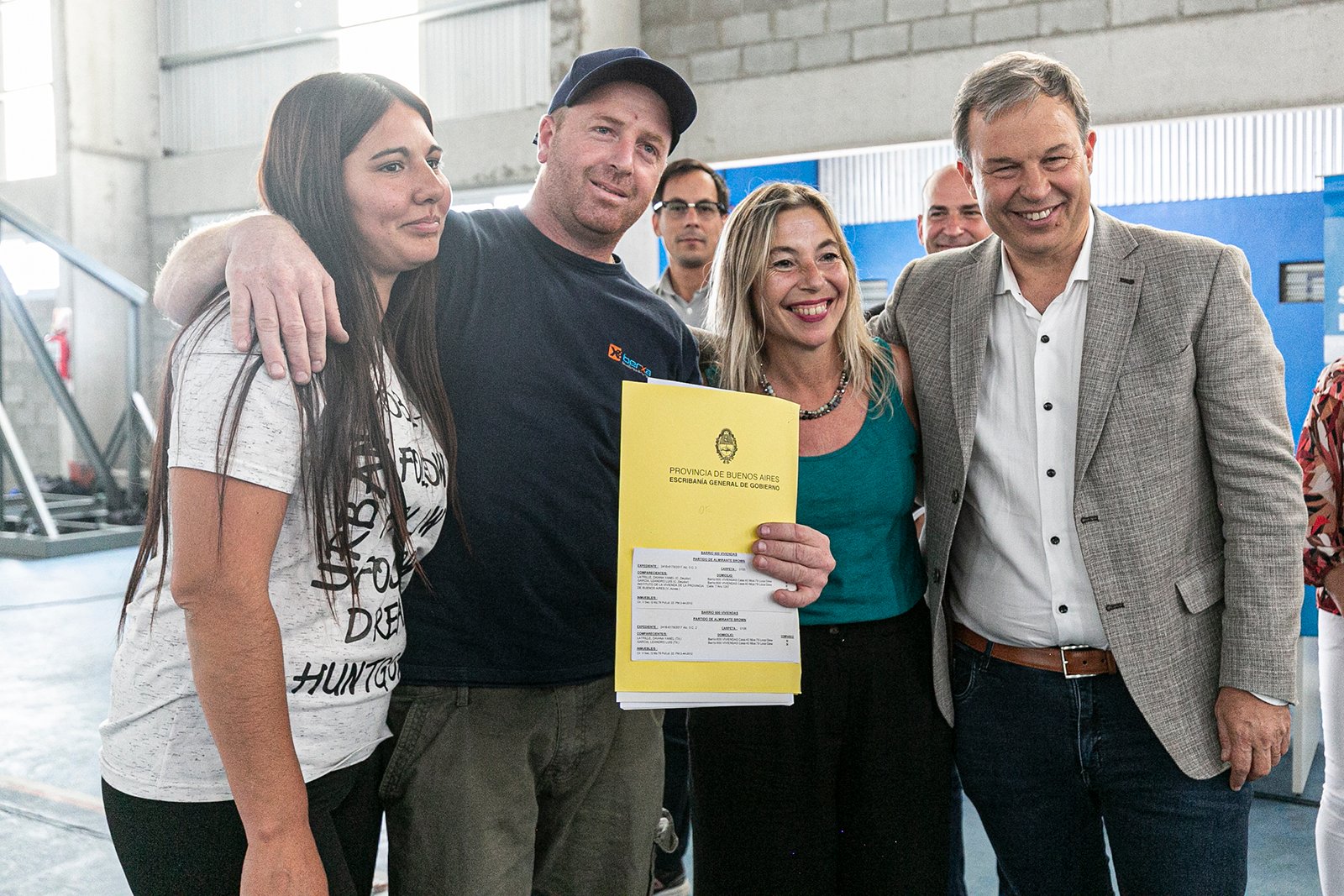 Cascallares encabezó un emotivo acto de firma de escrituras junto a 350 familias brownianas en Don Orione