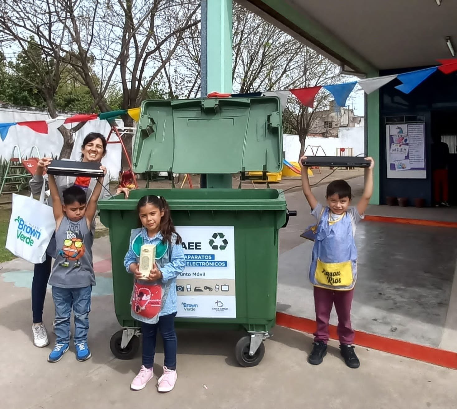 El Municipio de Brown avanza con la campaña ambiental en las escuelas del distrito