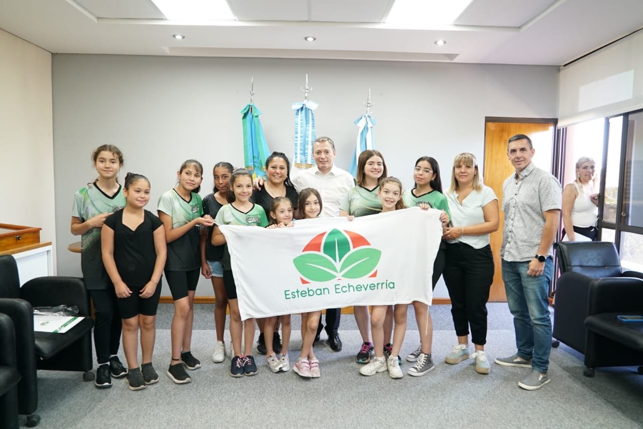 Fernando Gray se reunió con deportistas echeverrianos