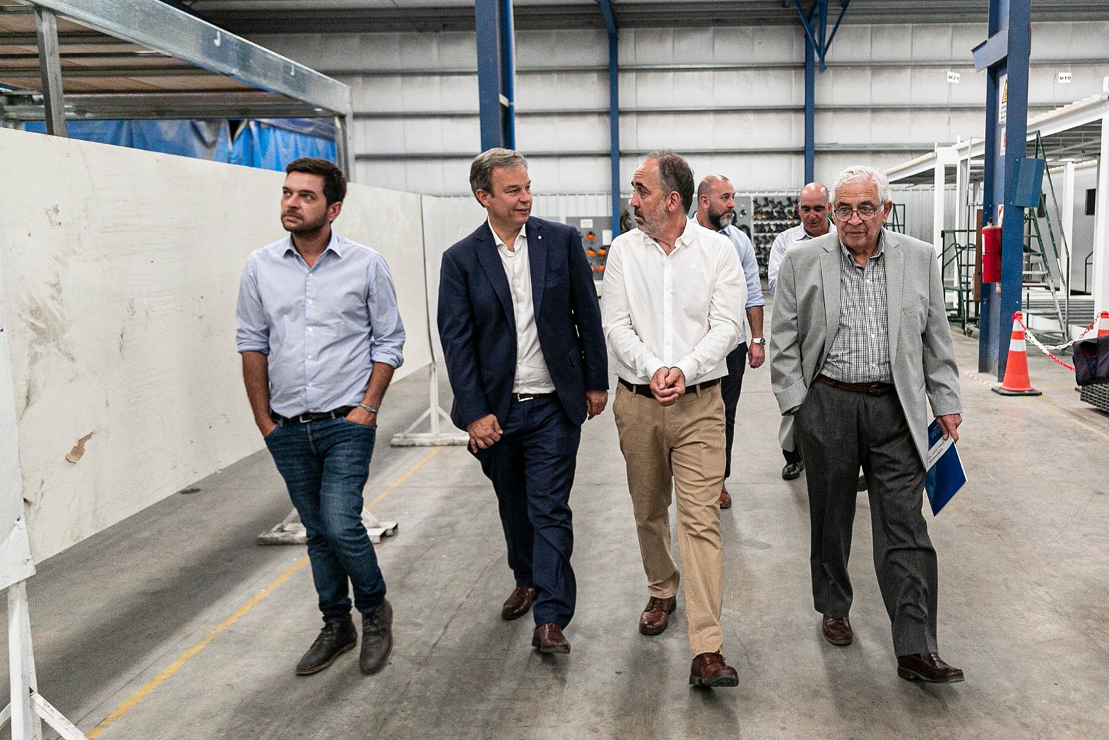 Cascallares y Fabiani recorrieron una industria que sigue potenciando su producción en Brown