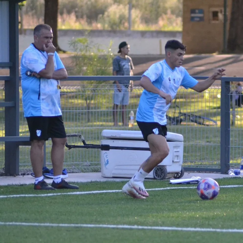 Temperley sumó al delantero Patricio Cucchi y al volante Enzo Coacci