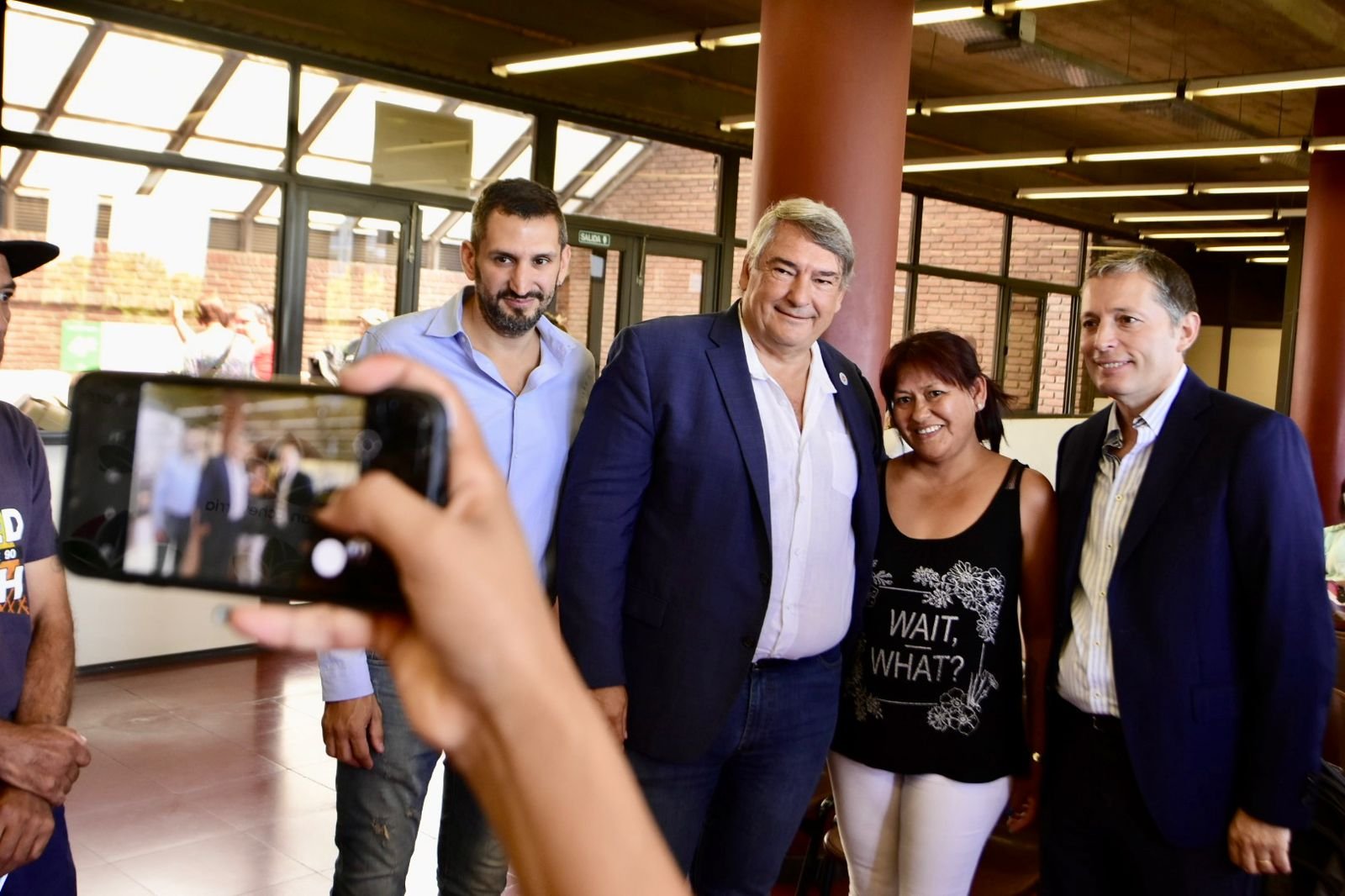 Fernando Gray y el ministro de Transporte provincial, Jorge D’Onofrio, entregaron Pases Libres Multimodales a familias de Esteban Echeverría